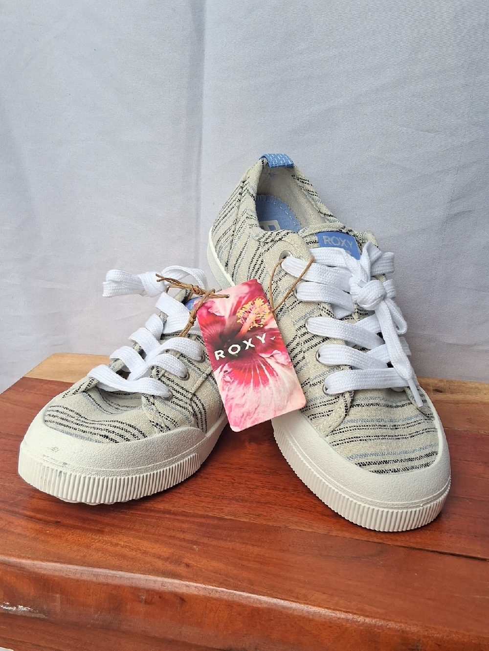 Roxy Women's Beige Striped Canvas Sneakers with White Laces 6.5